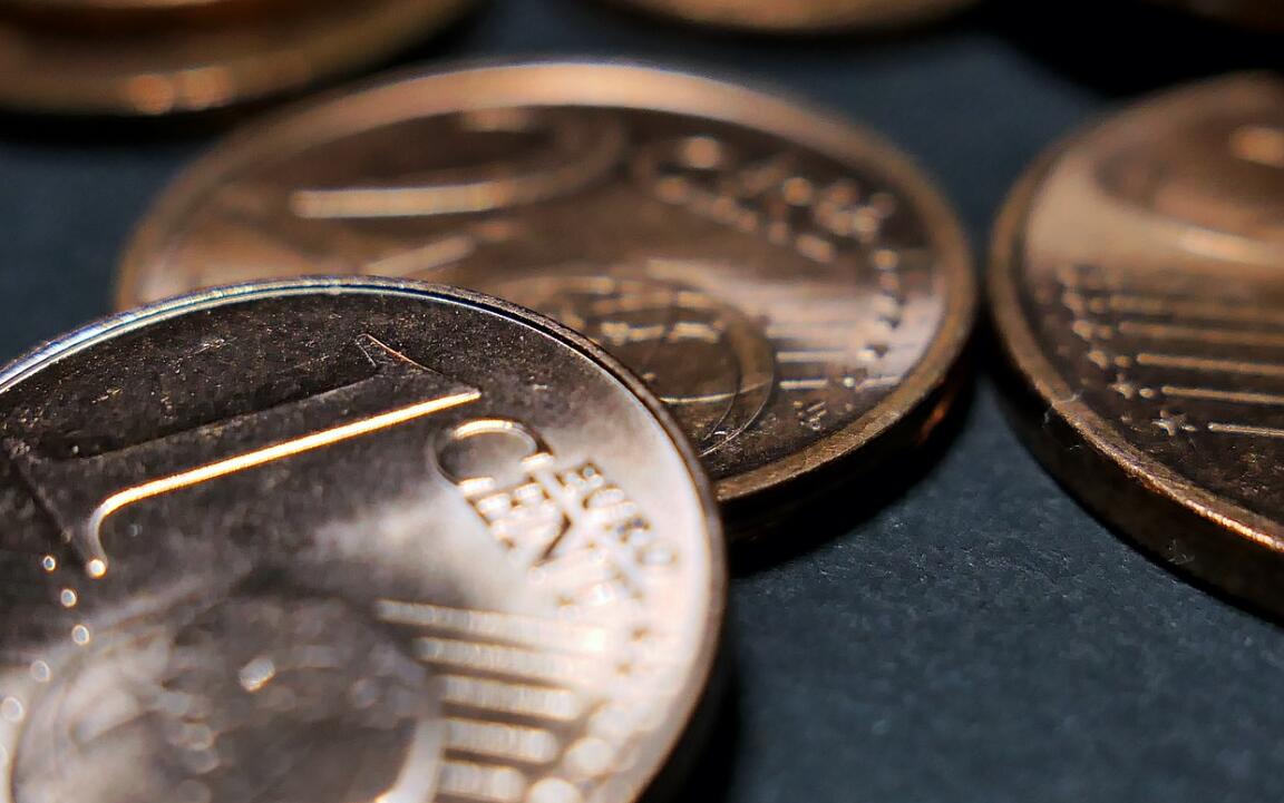Surging Credit Card Spending: A Harbinger of Economic Uncertainty?