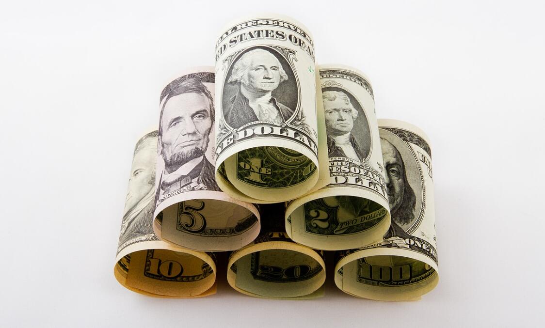 Navigating the Financial Crossroads: U.S. Credit Card Debt Surpasses $1 Trillion Mark